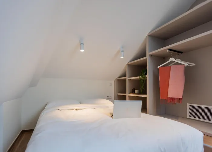 Cessange House By Rentaroo Gasthof