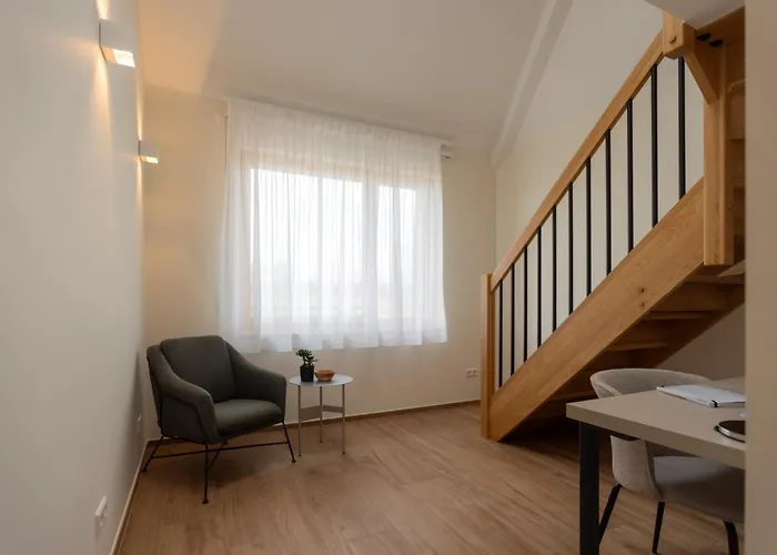 Cessange House By Rentaroo Pensión 3*